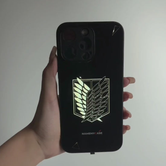 LED Light-Up iPhone Hoesje – Wings of Freedom | Attack on Titan